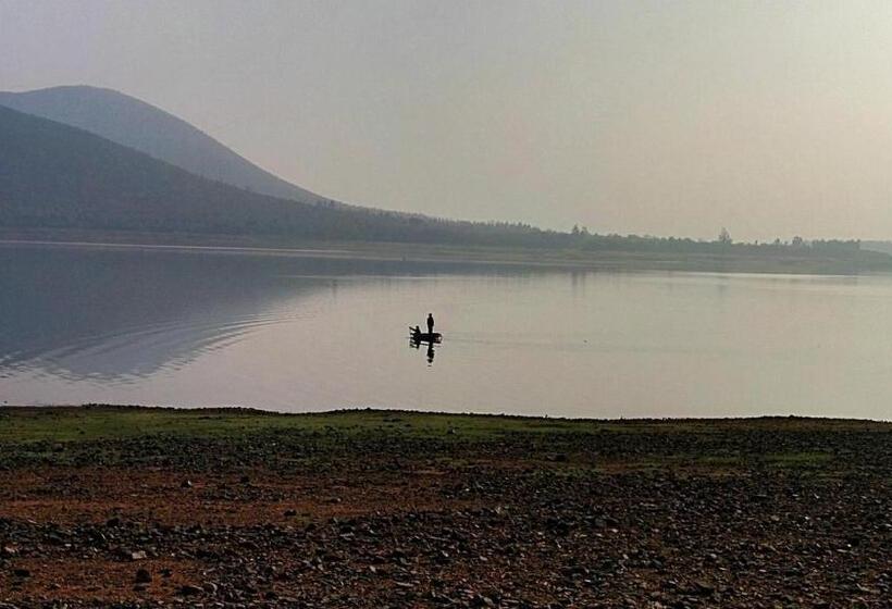 Bed and Breakfast Jungle Trailz Kabini