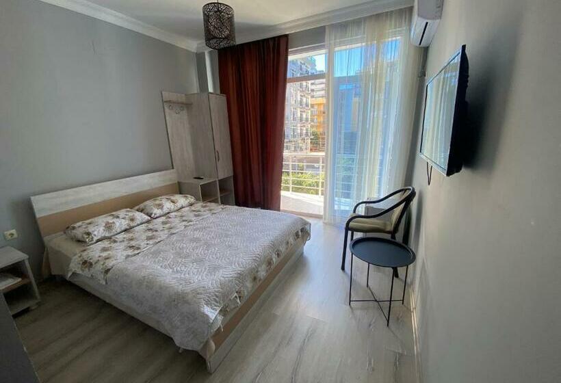 تختخواب و صبحانه White Room