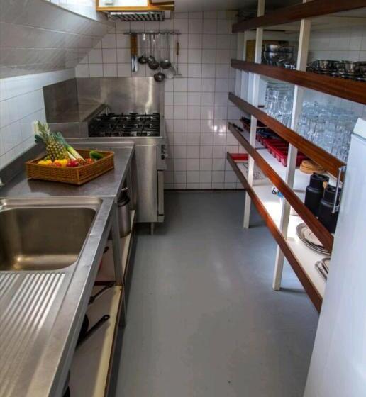 Bed and Breakfast Zeilschip De Hester