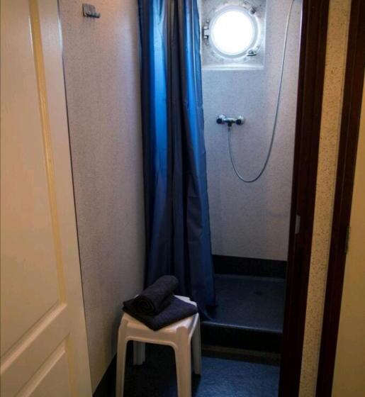 Bed and Breakfast Zeilschip De Hester