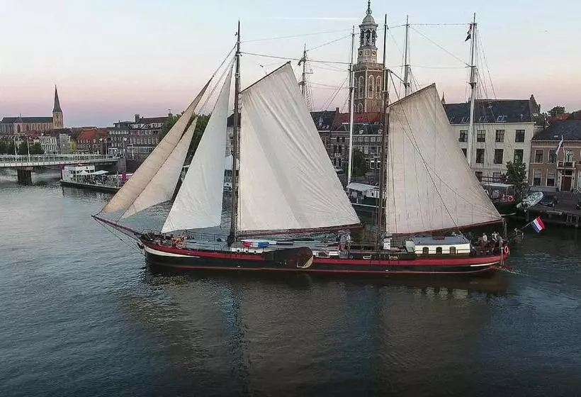 ベッドアンドブレックファースト Zeilschip De Hester