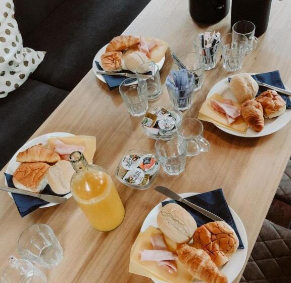 Bed and Breakfast Zeilschip De Hester