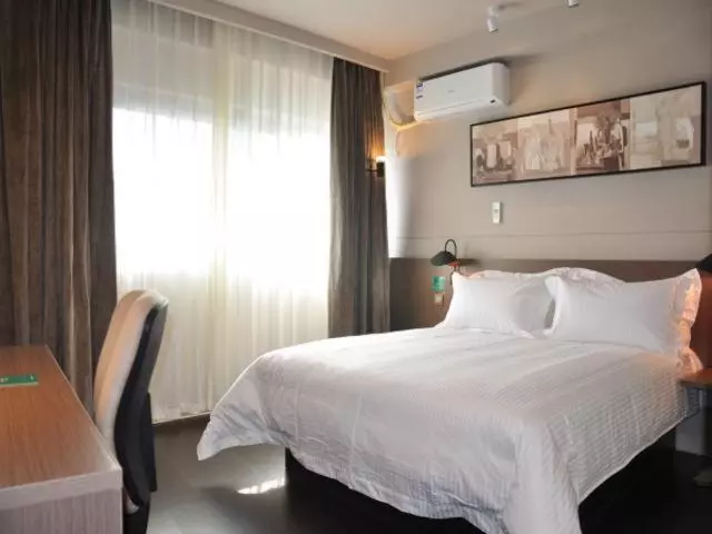 Hotelli Jinjiang Inn Select Xuzhou High Speed Railway Huaihai Huanqiugang Branch