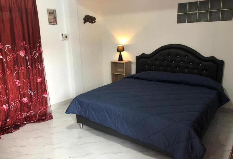 פנסיון Waruneevilla