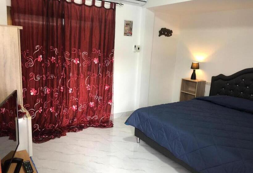 פנסיון Waruneevilla