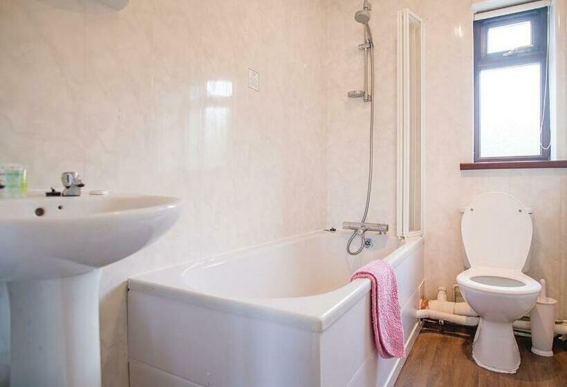 渡假胜地 Woodland Vale Holiday Park