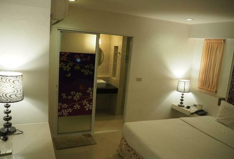 The Hotel Nakhonsawan