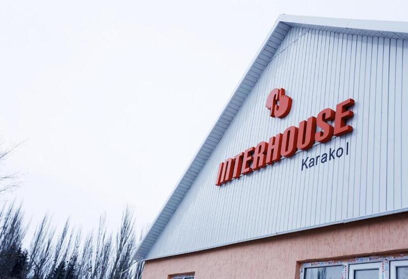 هاستل Interhouse Karakol