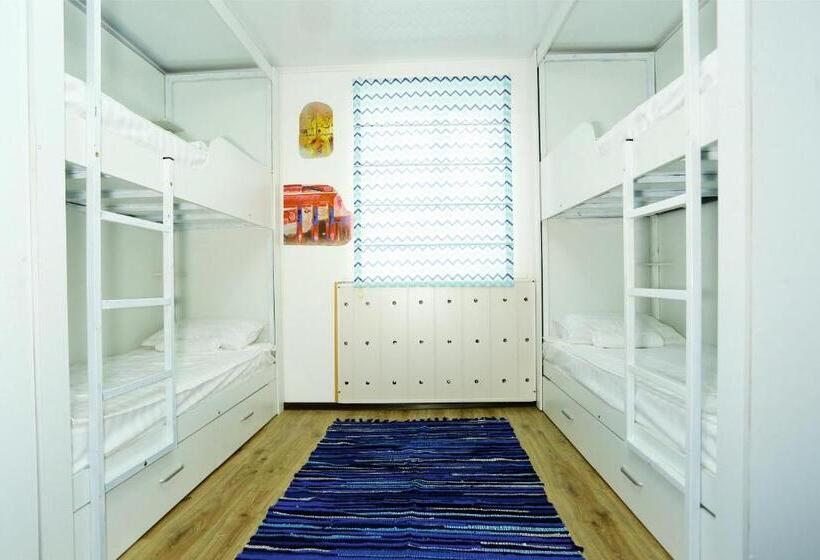 هاستل Interhouse Karakol