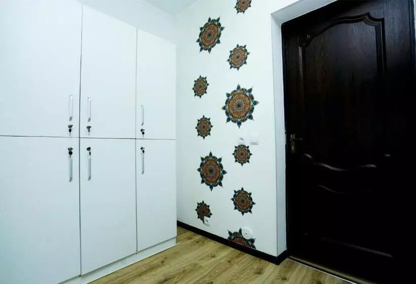 هاستل Interhouse Karakol