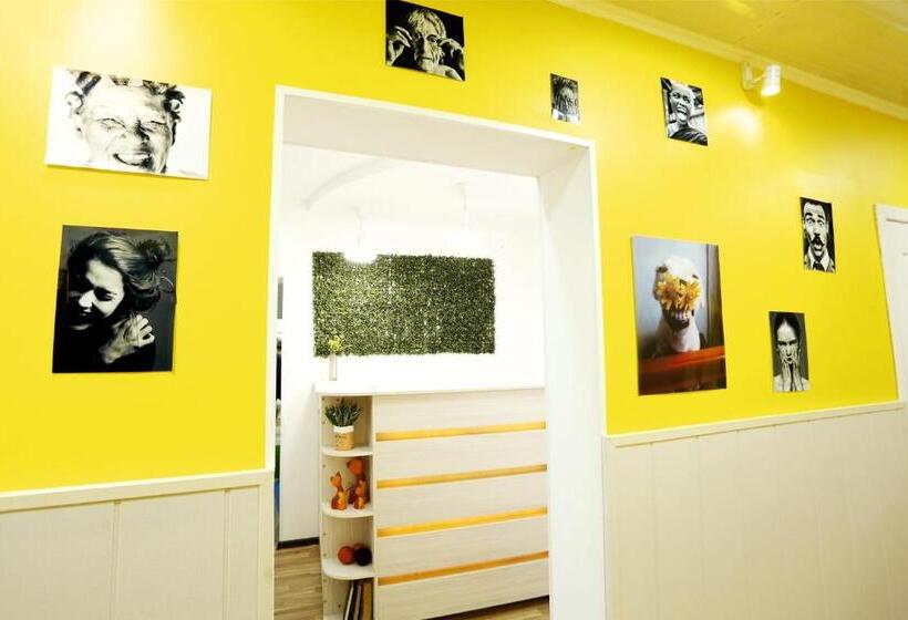 هاستل Interhouse Karakol