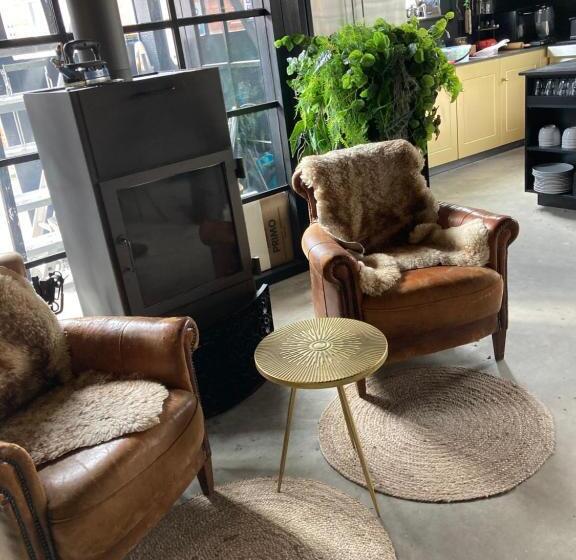 B&b With Or Without De Schuur