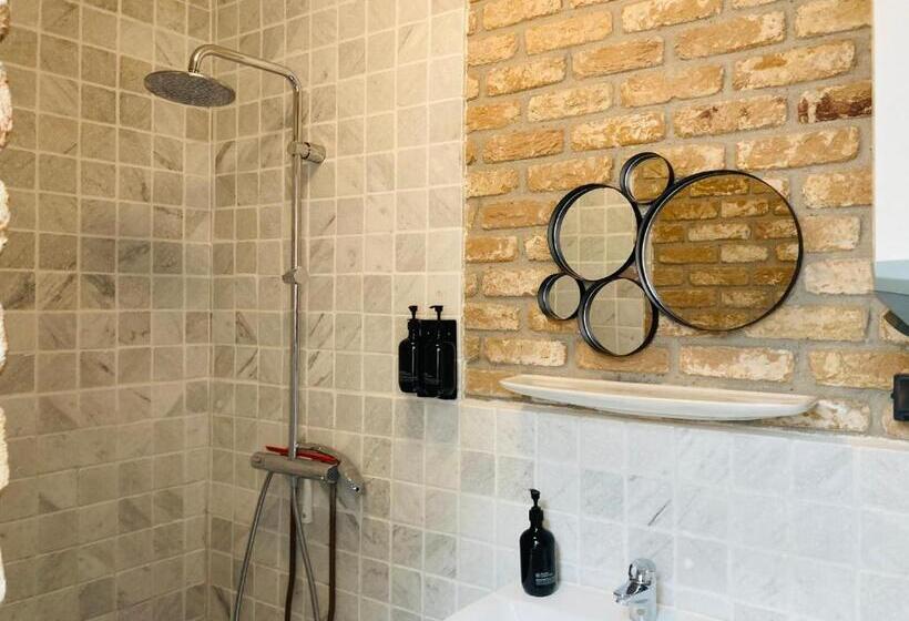 B&b With Or Without De Schuur