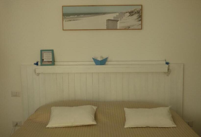 تختخواب و صبحانه One More Night