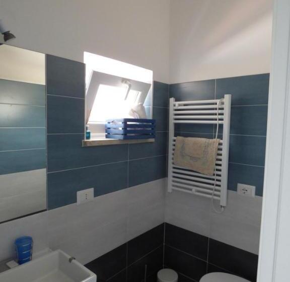 تختخواب و صبحانه One More Night