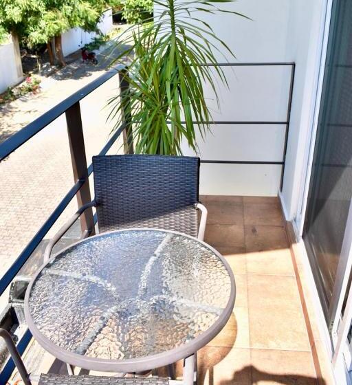 Отель Carri Surf Studio