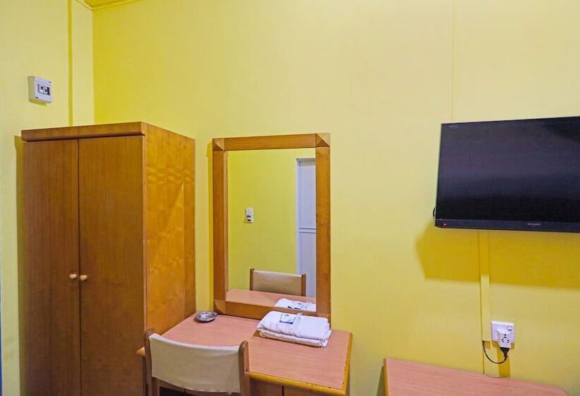 Otel Collection O 91760 Sangrila