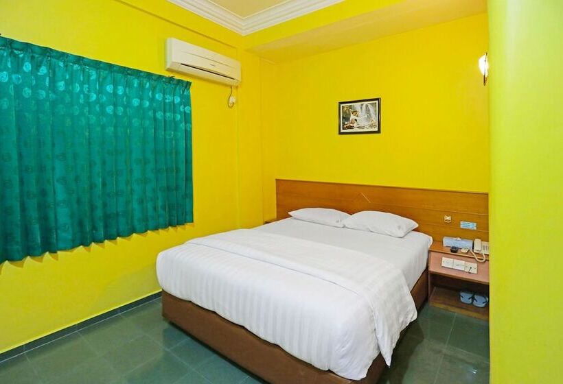 Otel Collection O 91760 Sangrila