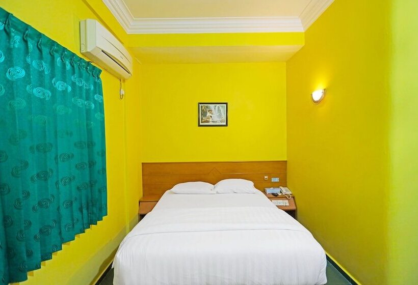 Otel Collection O 91760 Sangrila