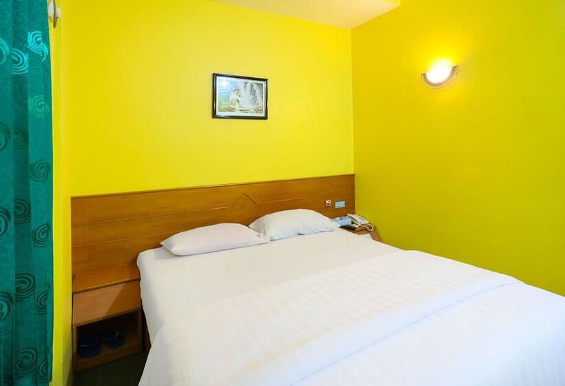 Otel Collection O 91760 Sangrila