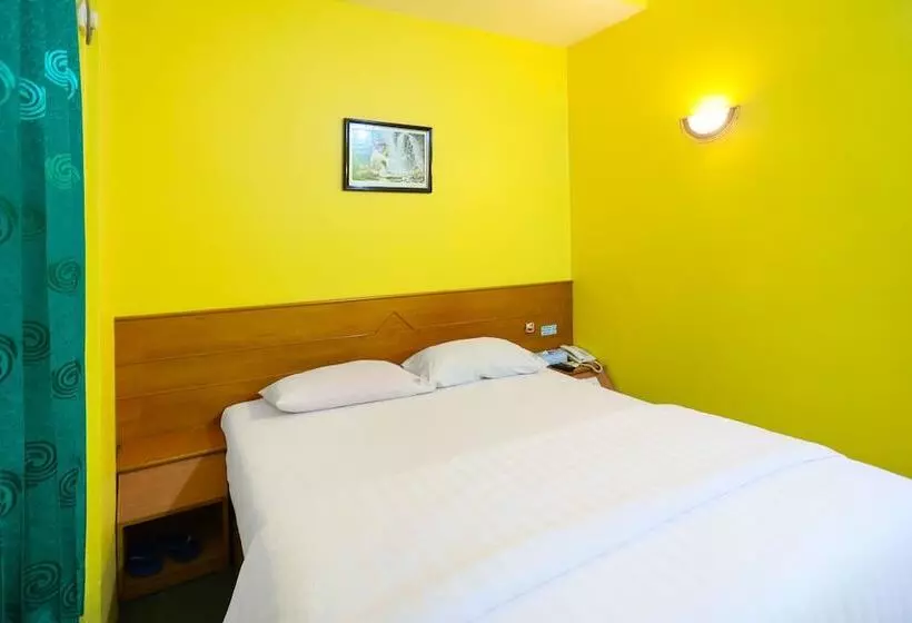 Hotelli Collection O 91760 Sangrila