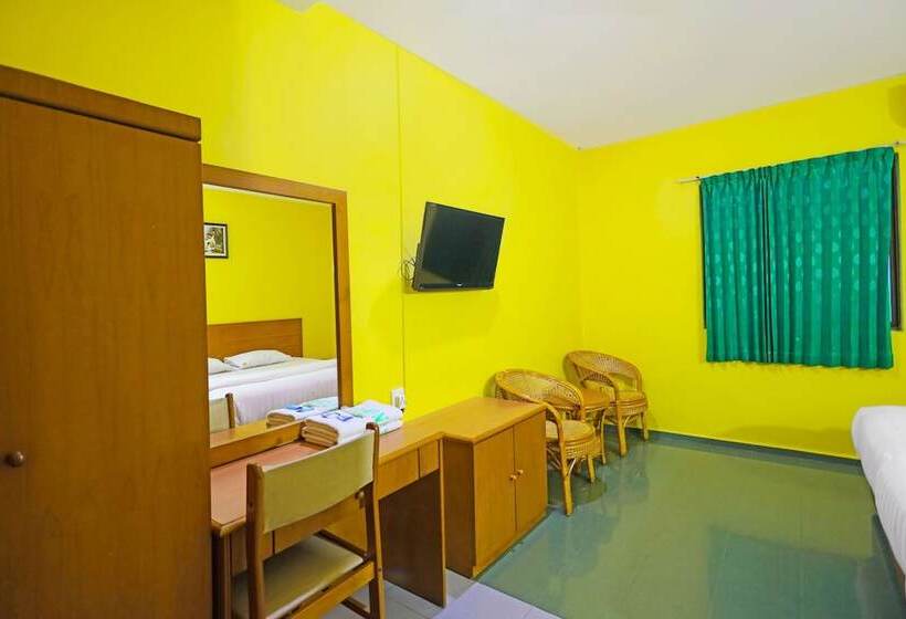 Otel Collection O 91760 Sangrila