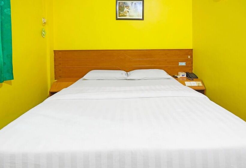 Otel Collection O 91760 Sangrila