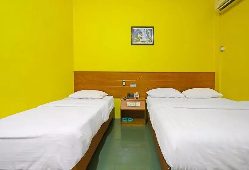 Hotelli Collection O 91760 Sangrila