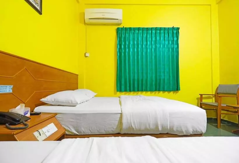 Hotelli Collection O 91760 Sangrila