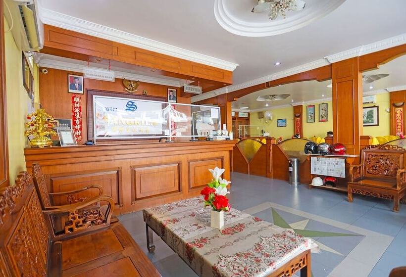 Otel Collection O 91760 Sangrila