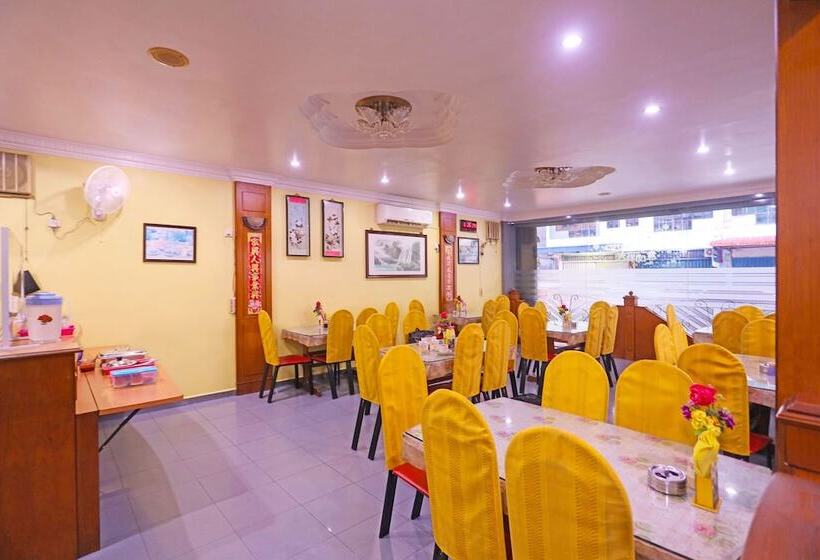 Otel Collection O 91760 Sangrila