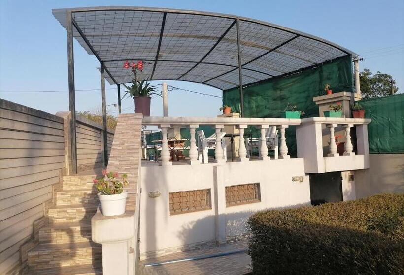 هتل Las Tres Marías