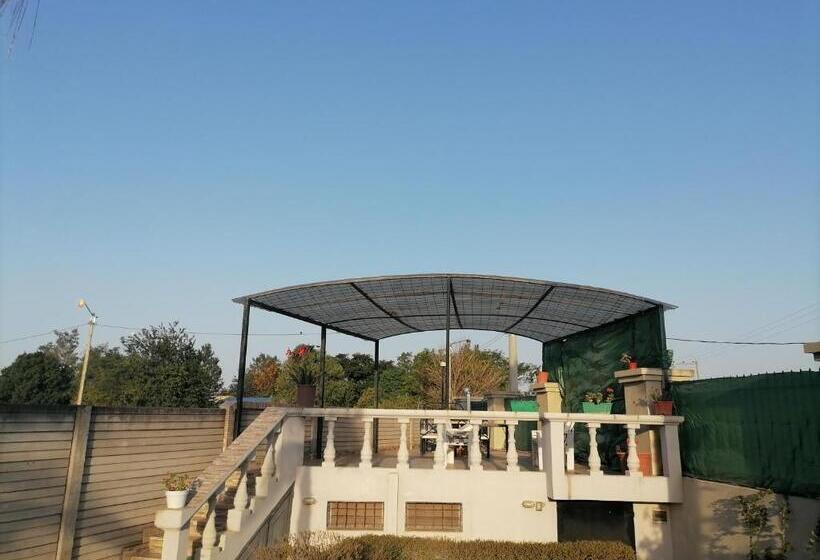 هتل Las Tres Marías