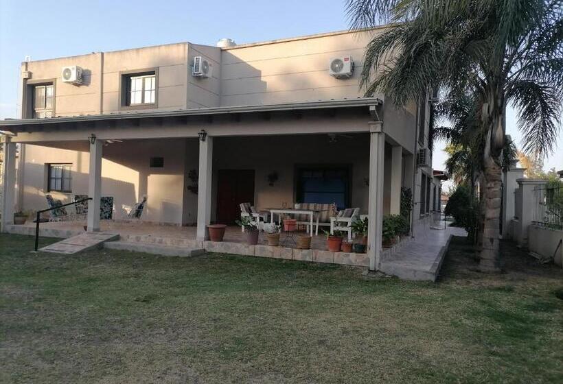 هتل Las Tres Marías