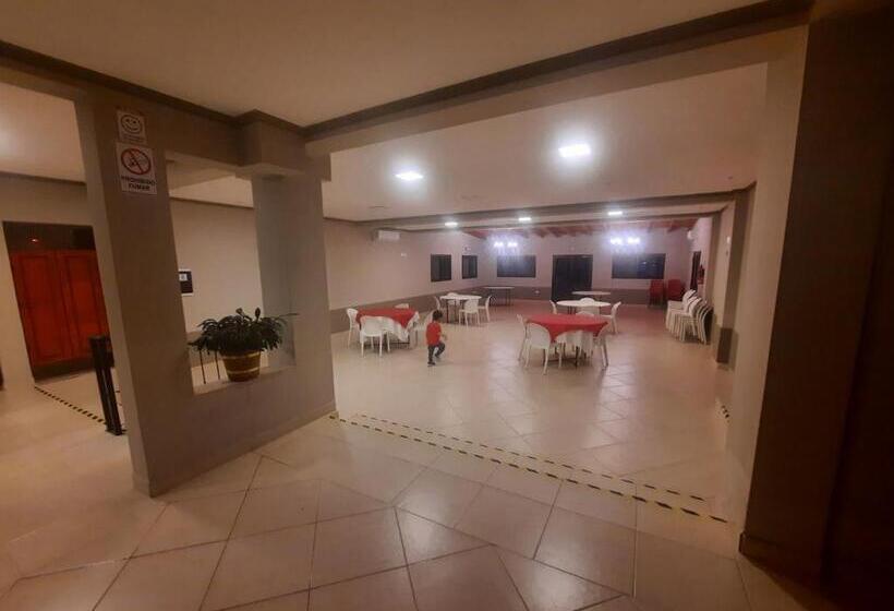 هتل Las Tres Marías