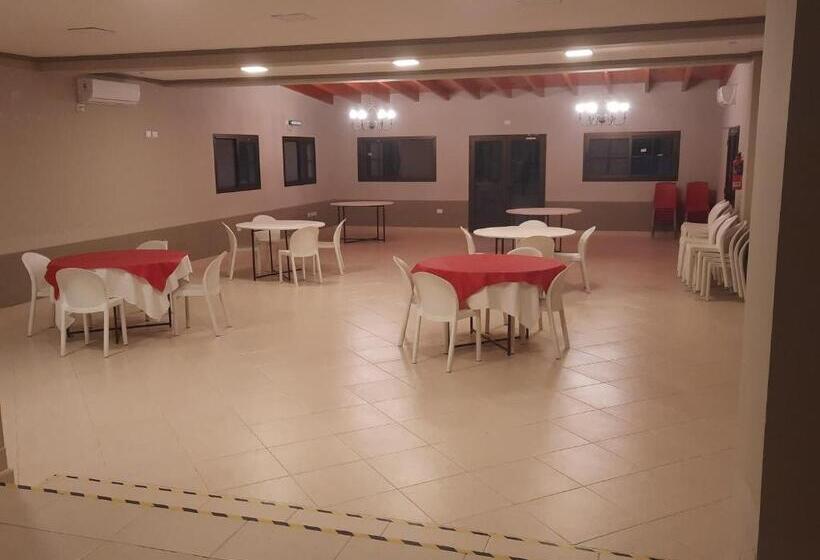 هتل Las Tres Marías