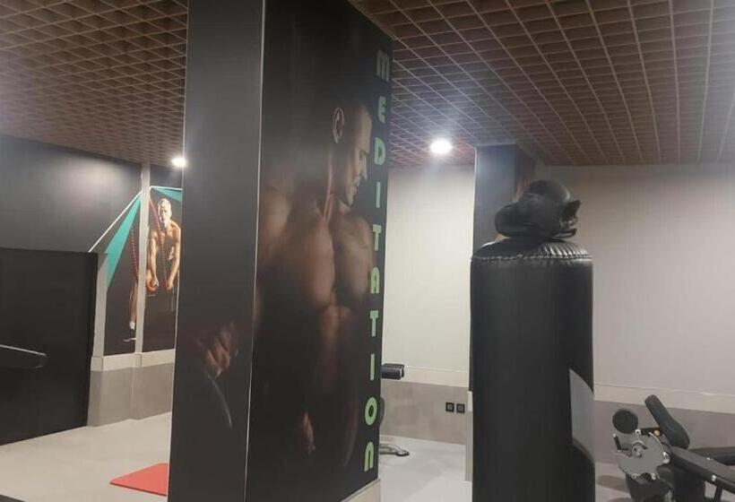 هتل Voyage Residence