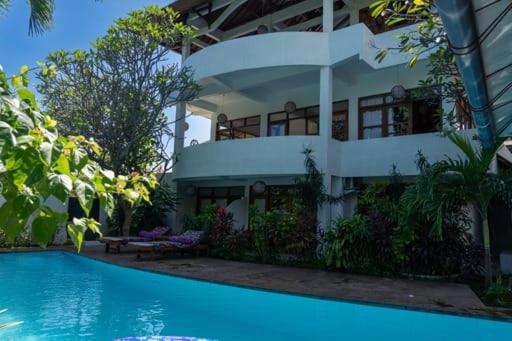 膳宿费 Mimpi Manis Air Sanih