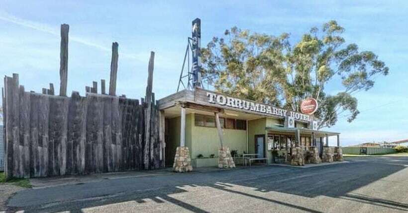 Torrumbarry Motel