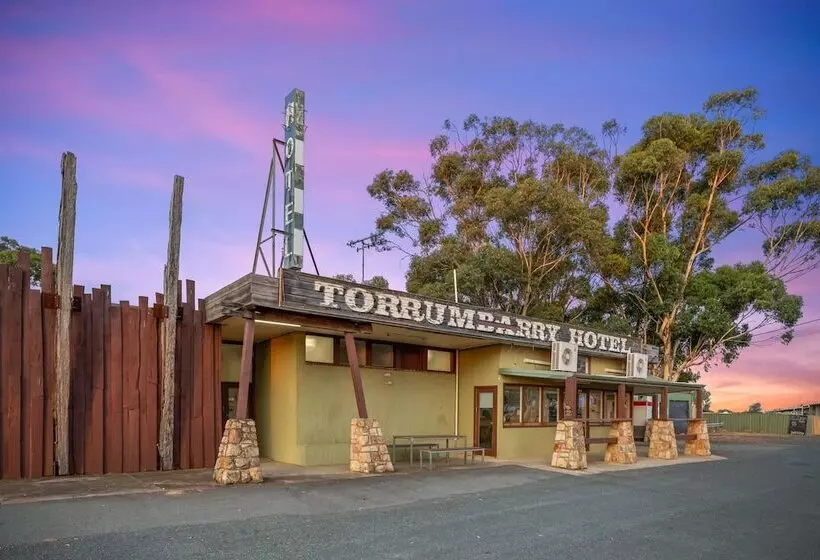 Torrumbarry Motel