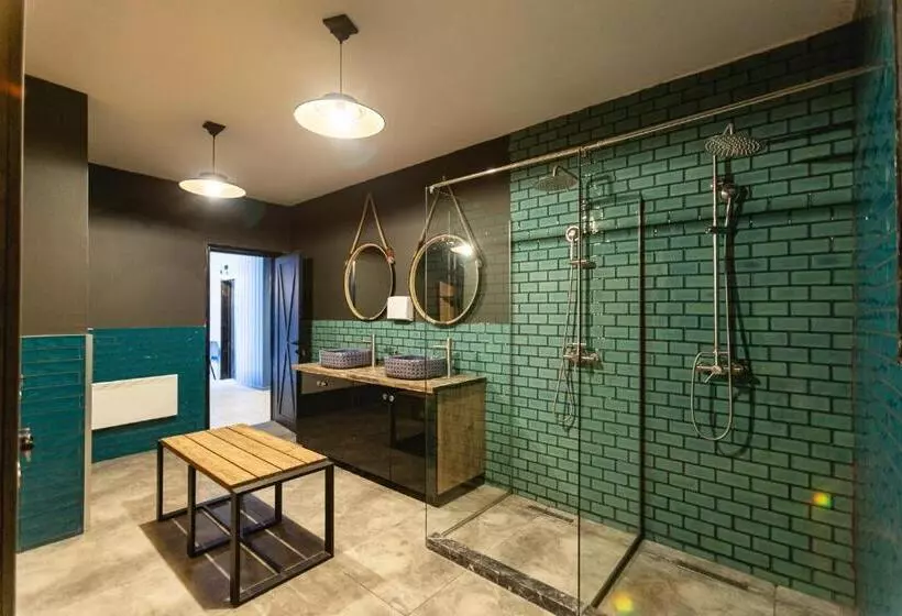 هتل Roshe Gudauri