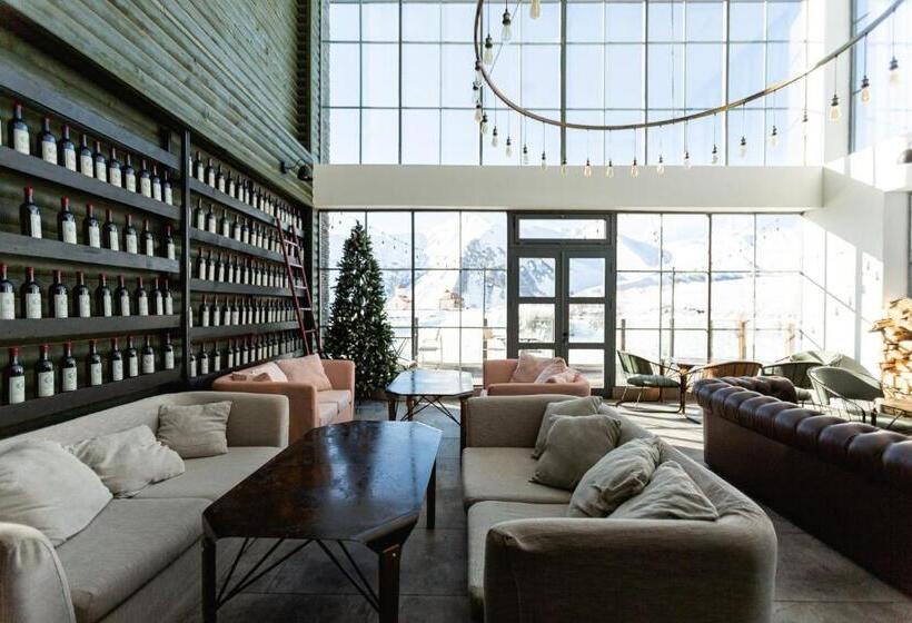 בית מלון כפרי Roshe Gudauri