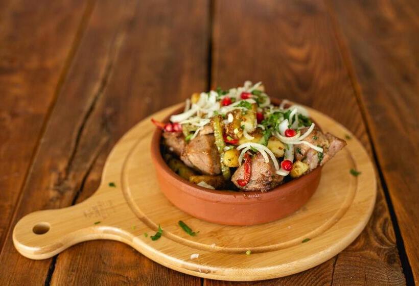 בית מלון כפרי Roshe Gudauri