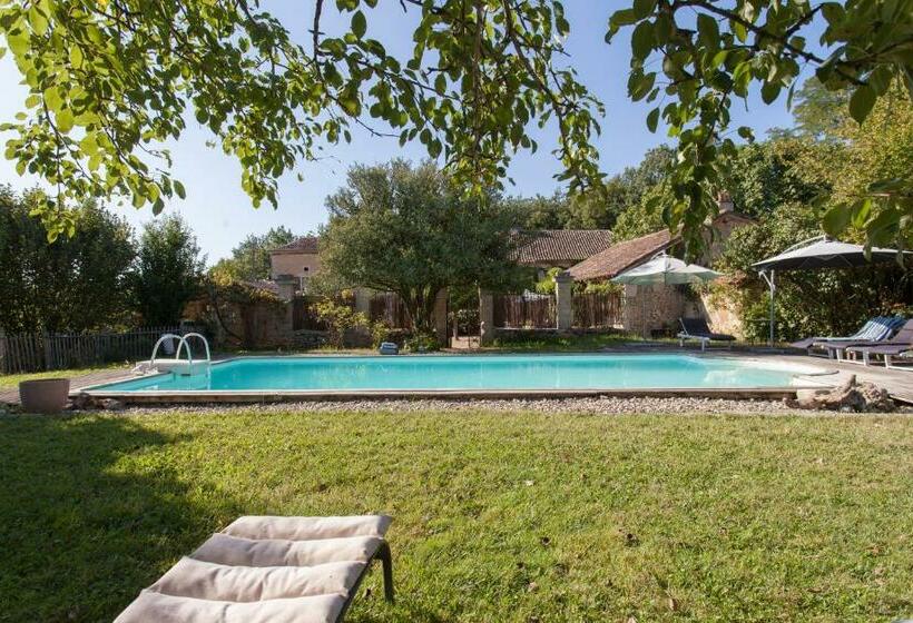 פנסיון Y Revenir Chambres « ailleurs et En Face »