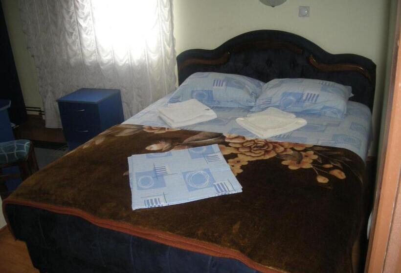 هاستل Utr Jagnjilo 1986