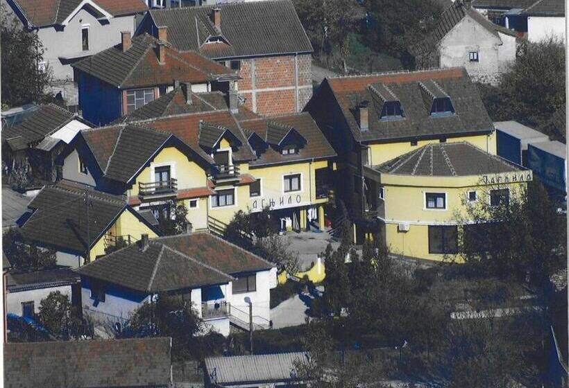 هاستل Utr Jagnjilo 1986