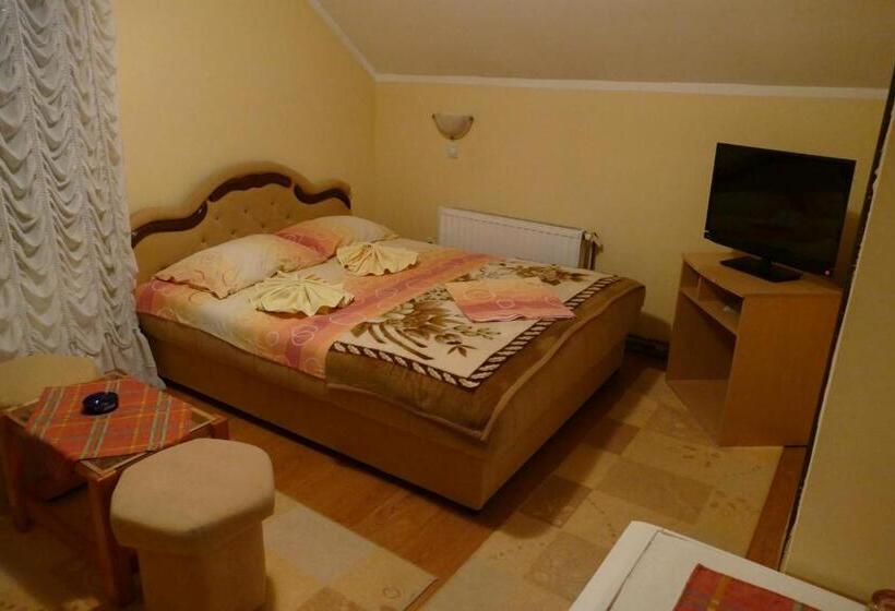 هاستل Utr Jagnjilo 1986