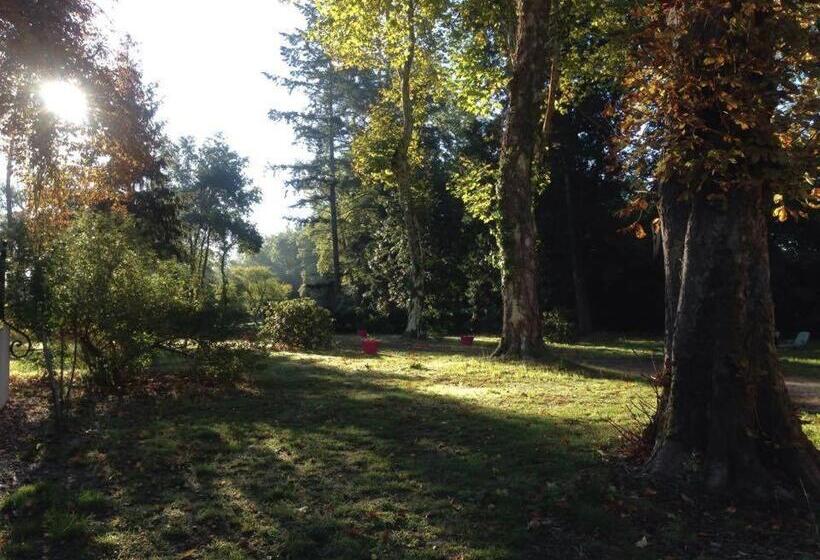 Bed and Breakfast Les Chambres D Hôtes Du Domaine De Lugazaut