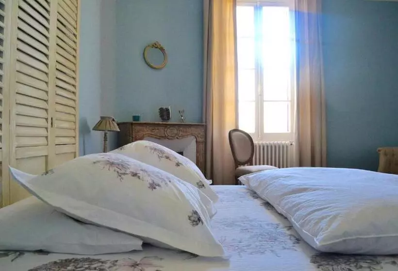 ベッドアンドブレックファースト Les Chambres D Hôtes Du Domaine De Lugazaut