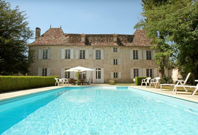 住宿加早餐  Château La Gentilhommière Du Puits Notre Dame 30 Rue De L église 24110 Saint Léon Sur L Isle